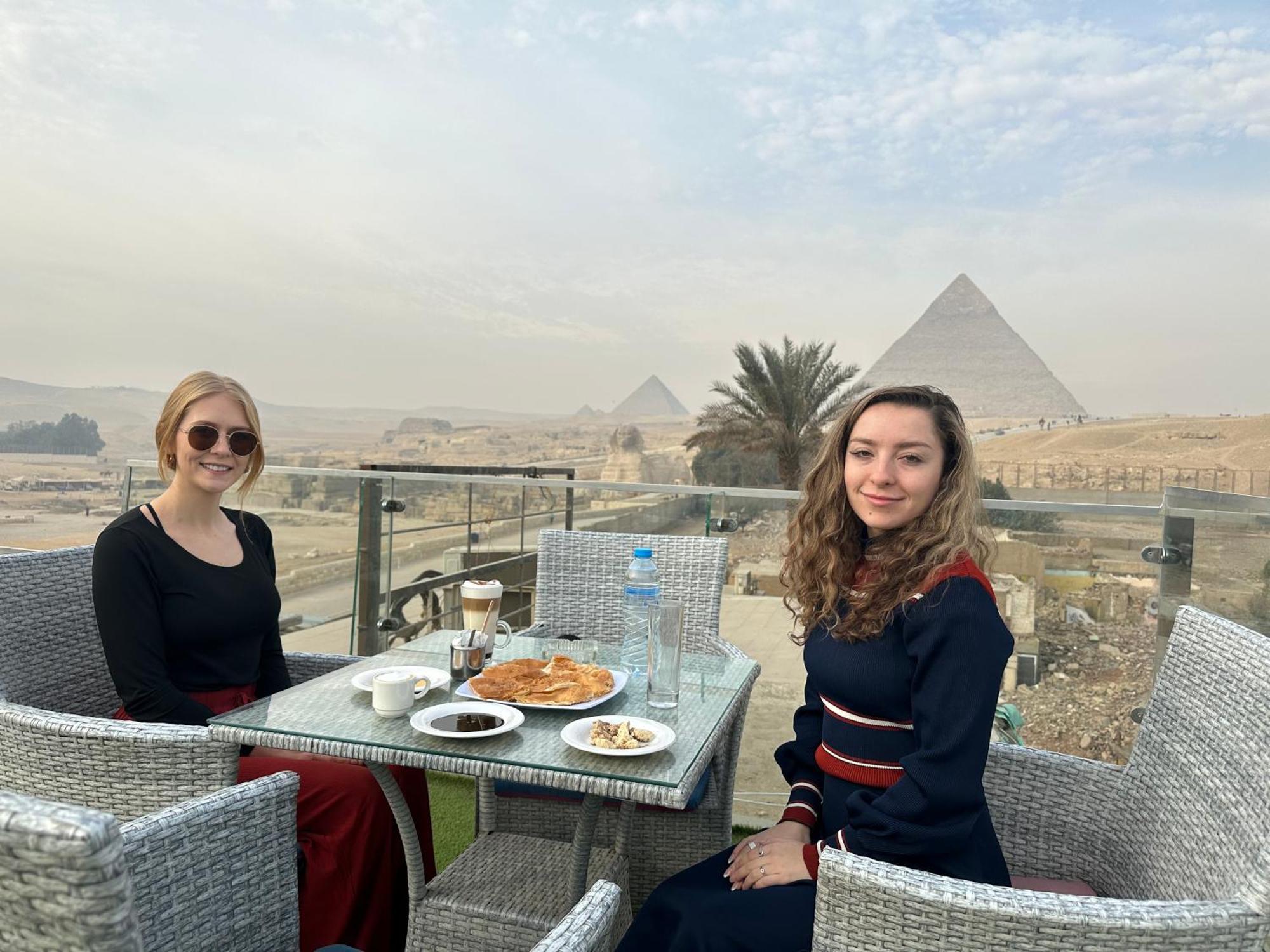 Отель Blue Scarab Pyramids View Каир Экстерьер фото